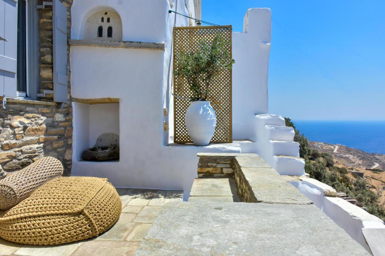 Living Theros Luxury Suites Kardhianí 外观 照片