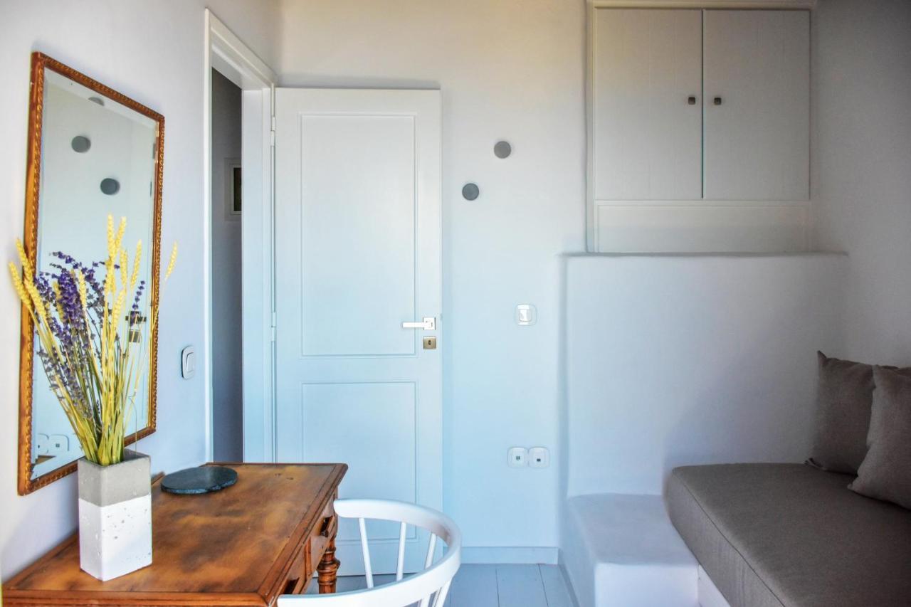 Living Theros Luxury Suites Kardhianí 外观 照片