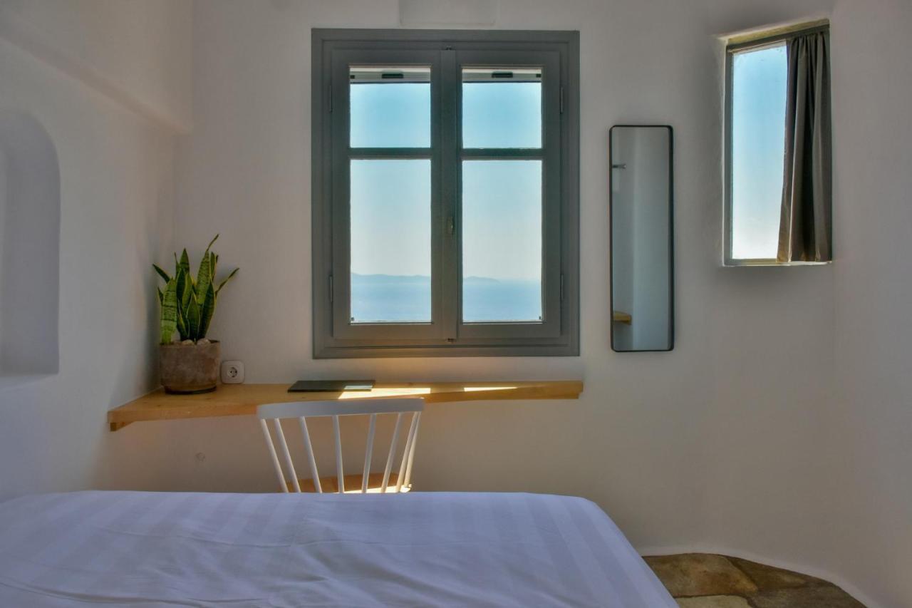 Living Theros Luxury Suites Kardhianí 外观 照片