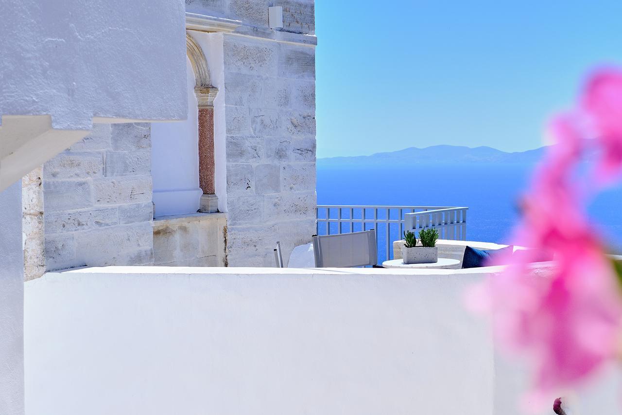 Living Theros Luxury Suites Kardhianí 外观 照片