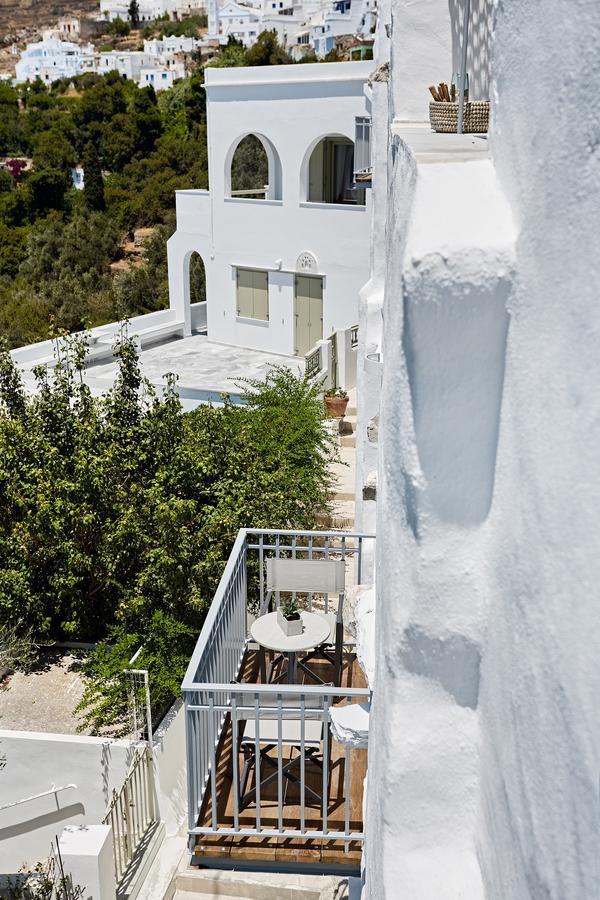 Living Theros Luxury Suites Kardhianí 外观 照片