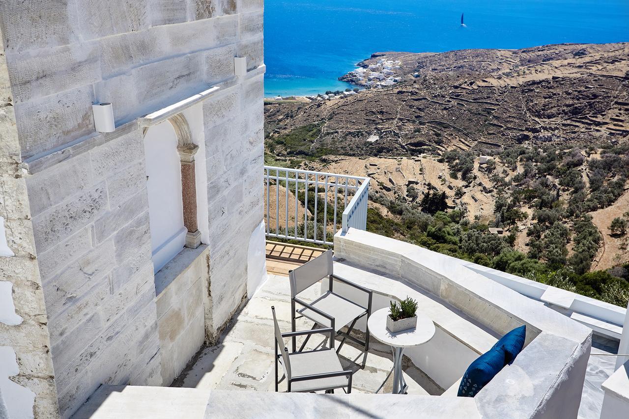 Living Theros Luxury Suites Kardhianí 外观 照片