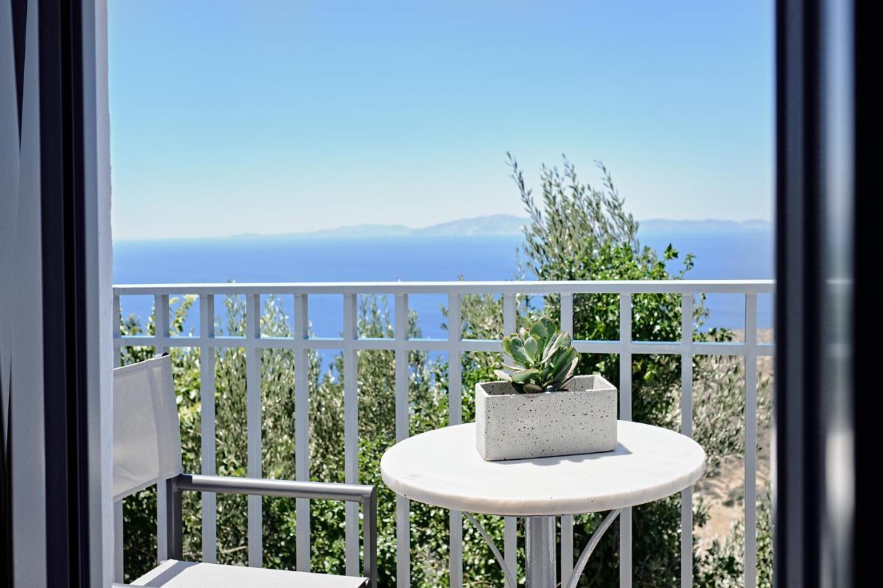 Living Theros Luxury Suites Kardhianí 外观 照片