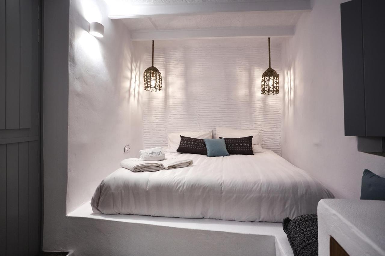 Living Theros Luxury Suites Kardhianí 外观 照片